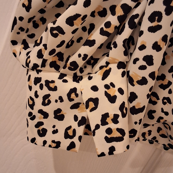 NINE West, Large, Women's Animal Print Long Sleeve Blouse, Black, Cream,Gold - Picture 4 of 8